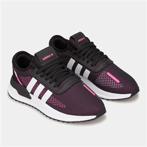 adidas female sneakers.